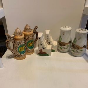 Three sets of vintage states S&P shakers.